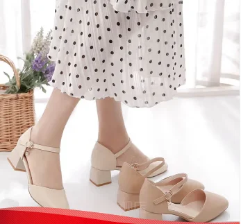 2023 новая женская обувь летние сандалии и тапочки в новом стиле с мягкой подошвой для помещений baomao F-023